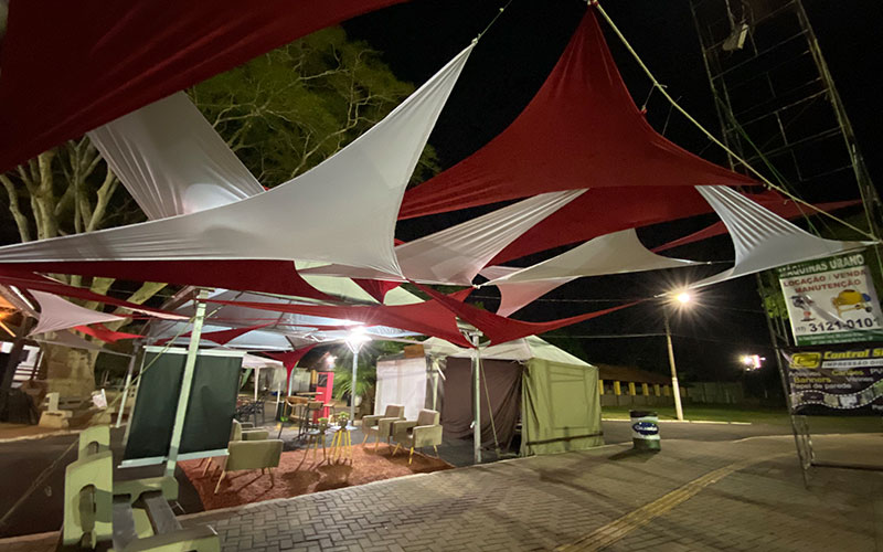 Montagem de palco para evento corporativo